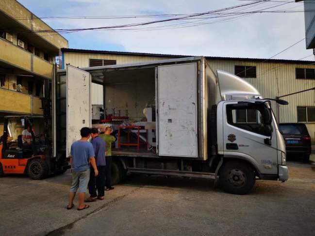 瓷磚機(jī)械三臺(tái)陸續(xù)發(fā)走，感謝客戶的支持