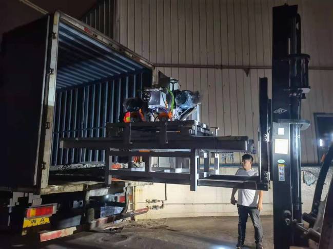 手推數(shù)控雙刀切割機(jī)