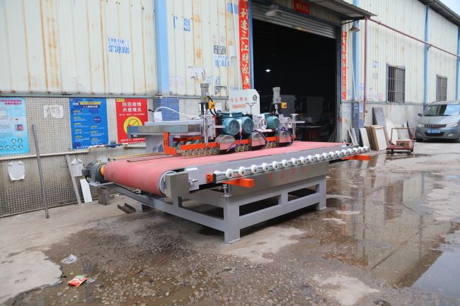 2.4米數(shù)控三刀切割機(jī) 2.4米數(shù)控三刀切割機(jī)