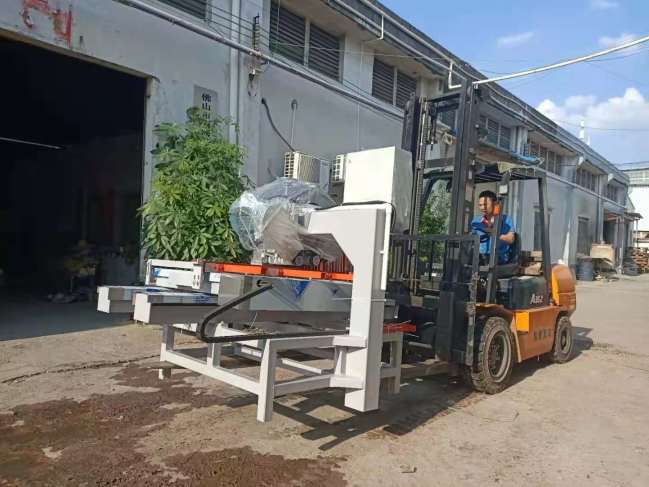 1200型手推雙刀數(shù)控切割機(jī)