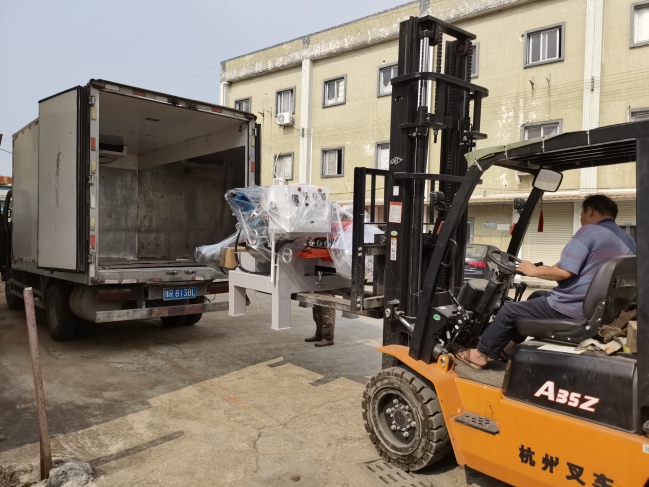 全自動倒內(nèi)角機